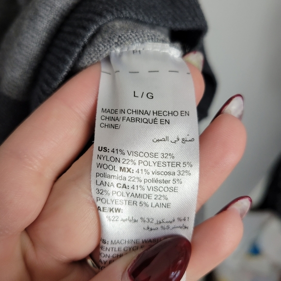 Large WHBM White House Black Market Colorblock Neutral White Black Gray Sweater - Picture 3 of 6